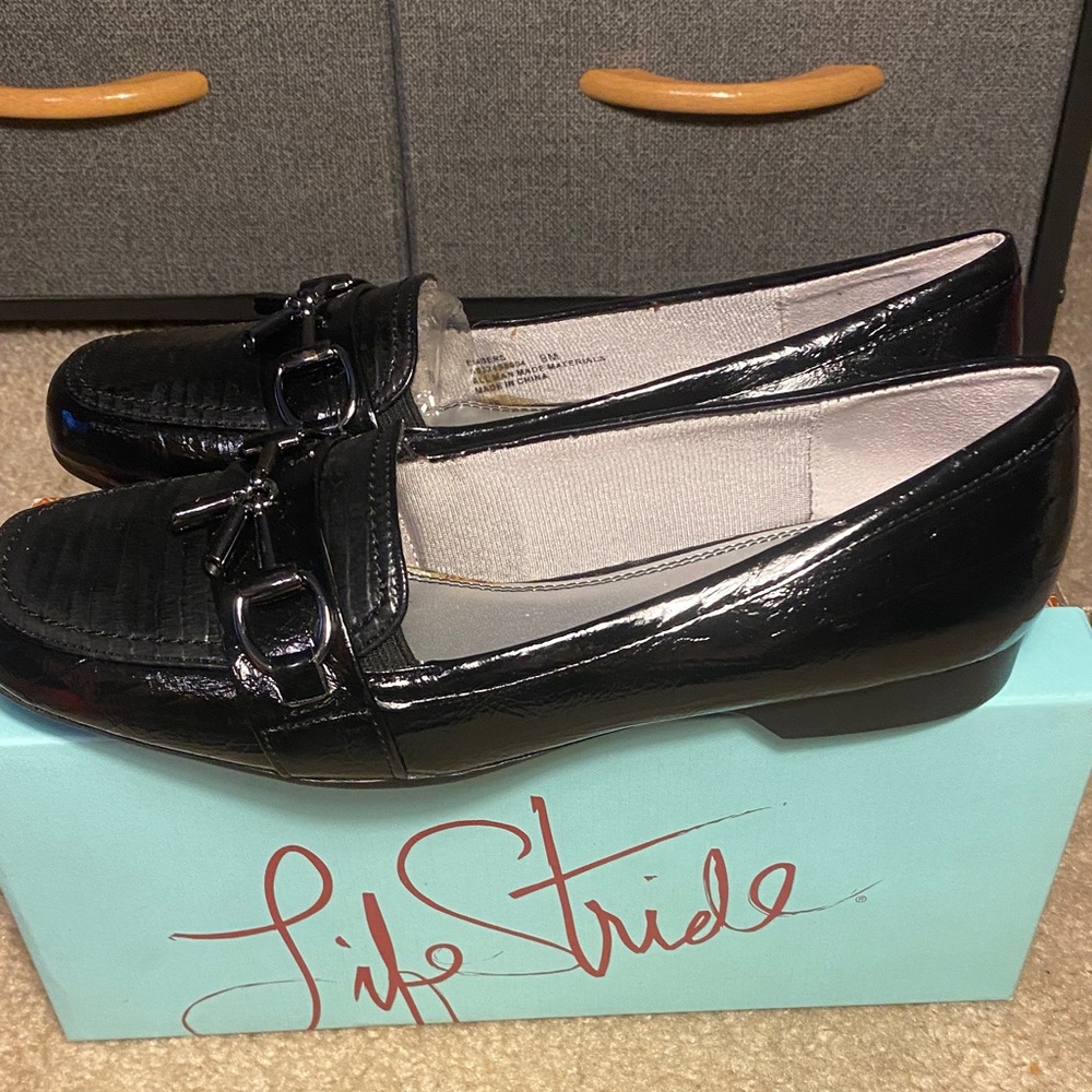 Life Stride Women's Glossy Black Loafers 9M